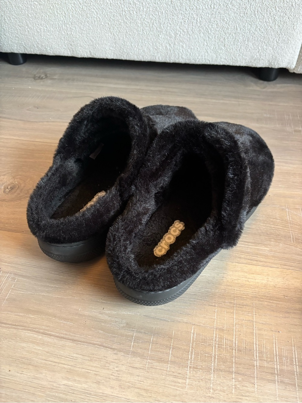 Crocs Fuzzy Shoes M9W11 - Picture 2 of 4